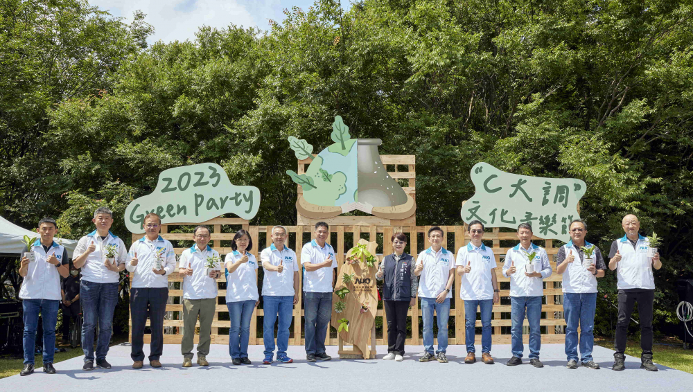 友達光電攜手供應商夥伴及台中市政府，共同倡議及推廣加樹減塑、節能減碳的淨零綠生活