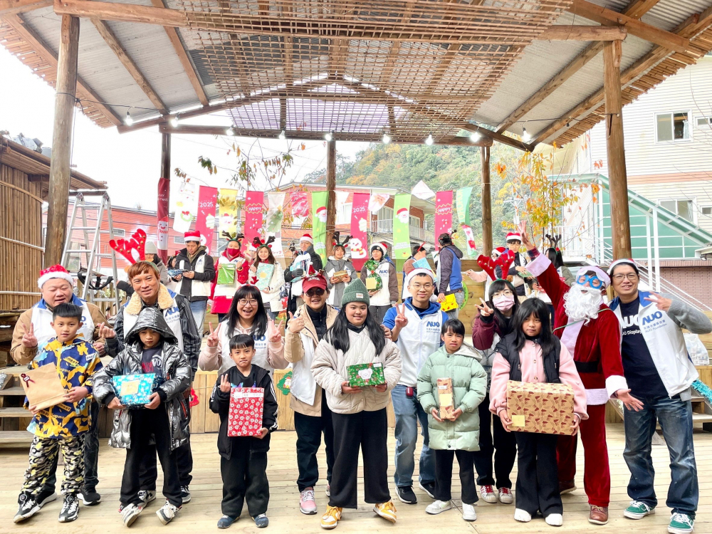 友達永續基金會號召「圓夢計畫」行動連續23年，由同仁凝聚內部愛心與資源送往偏鄉，累積為逾萬名兒童圓夢，實踐友達共創共好的永續精神。